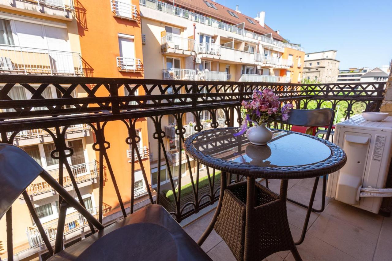 Garys Bright And Spacious Two Bedroom Flat Near Danube Budapest Eksteriør billede
