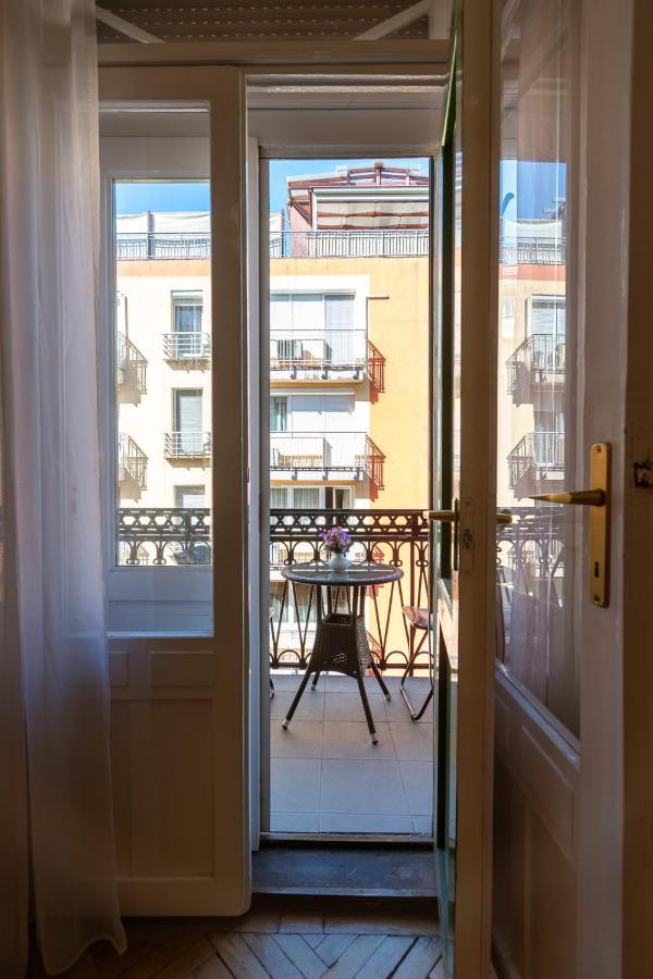 Garys Bright And Spacious Two Bedroom Flat Near Danube Budapest Eksteriør billede